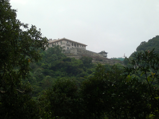 Ho Tung Gardens, built on The Peak in Hong Kong. Image courtesy of Wikimedia Commons.