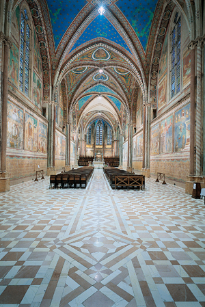 Nave of the upper Assisi Basilica in Italy. Image courtesy of Wikimedia Commons.