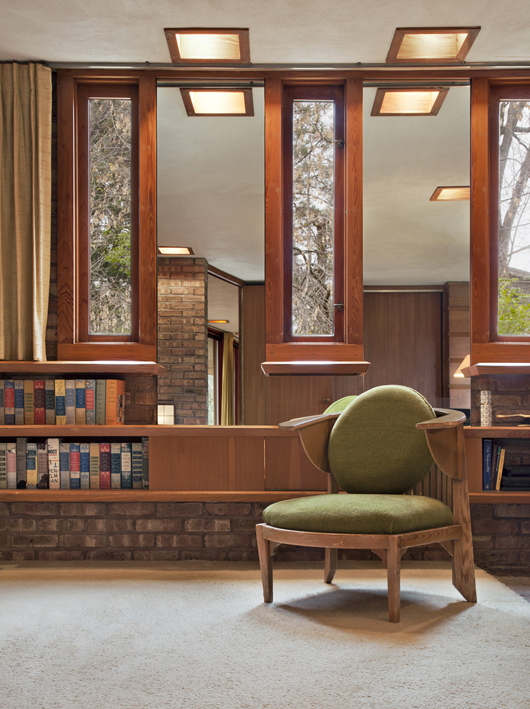 The Kenneth Rockford House designed by Frank Lloyd Wright. Image courtesy of Wright, Chicago.