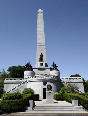 Lincoln's Tomb, Oak Ridge Cemetery, Springfield, Ill. Photo by Robert Lawton, licensed under the Creative Commons Attribution-Share Alike 2.5 Generic license.