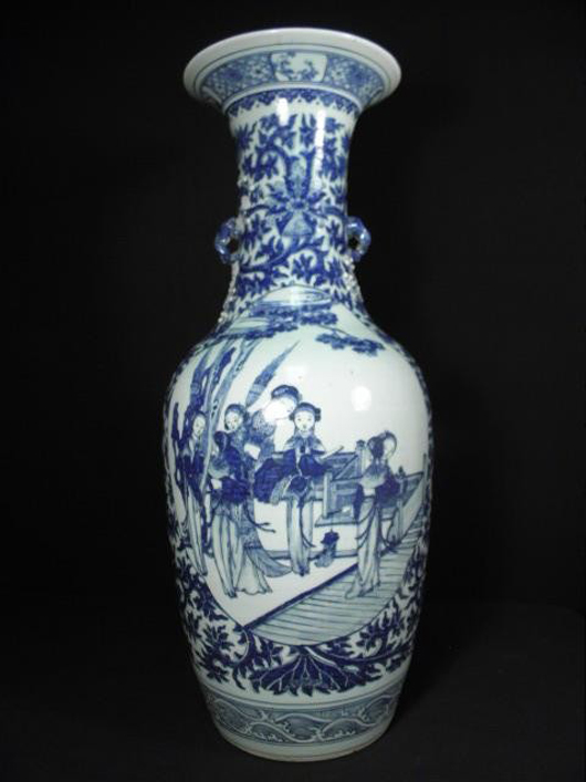Chinese export blue and white porcelain floor vase, 19th century, 32in. tall, est. $1,200-$1,800. Auctions Neapolitan image.   