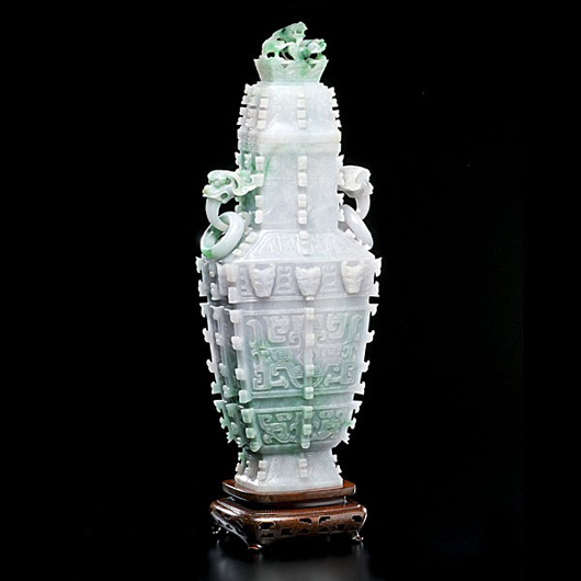 Archaistic jadeite lidded wine vessel. Estimate: $10,000-$15,000. Image courtesy of Cowan's Auctions Inc.