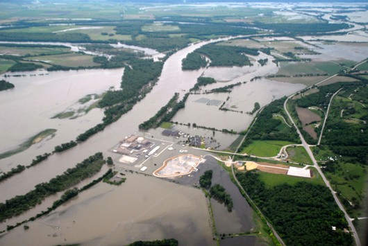 A U.S. Army Corps of Engineers aerial view of the widespread flooding last summer of the Missouri River, this near the Fort Calhoun nuclear reactor in Blair, Neb., north of Omaha. Image courtesy of Wikimedia Commons.