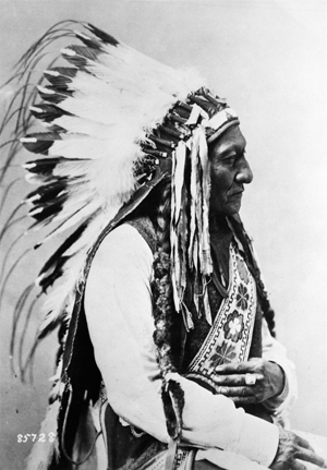 Sitting Bull, the Lakota Sioux tribal chief who was a central figure in the Battle of the Little Bighorn. Image courtesy of Wikimedia Commons.