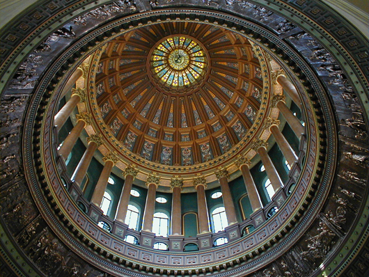 Interior of the Illinois Capitol dome. This file is licensed under the Creative Commons Attribution ShareAlike 3.0 License. 