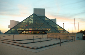 The Rock and Roll Hall of Fame and Museum in Cleveland, Ohio. Image courtesy Wikimedia Commons.