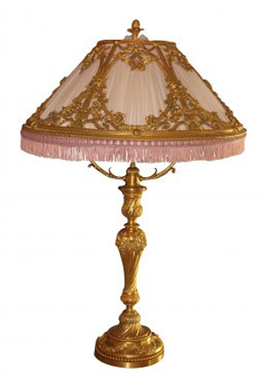 Exquisite French bronze lamp, 19th century. Image courtesy J. Garrett Auctioneers Ltd.