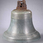 A Vanduzen & Tift Co. bronze plantation bell cast in 1887 at the Buckeye Bell Foundry in Cincinnati. Image courtesy LiveAuctioneers.com Archive and Neal Auction Co.