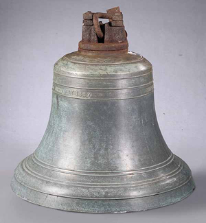 A Vanduzen & Tift Co. bronze plantation bell cast in 1887 at the Buckeye Bell Foundry in Cincinnati. Image courtesy LiveAuctioneers.com Archive and Neal Auction Co.