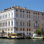 Francois Pinault's Palazzo Grassi on the Grand Canal in Venice. Image by Didier Descouens. This file is licensed under the Creative Commons Attribution-Share Alike 3.0 Unported, 2.5 Generic, 2.0 Generic and 1.0 Generic license.