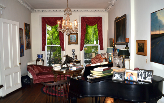 Items from the home of Arthur Laurents highlight Roland Auctions June 2 sale. The parlor of Laurents' St. Luke’s townhouse, as it was. Image courtesy Roland Auctions.