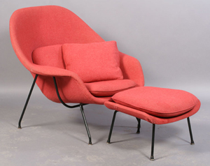 Eero Saarinen womb chair for Knoll, Kamelot Auctions image.