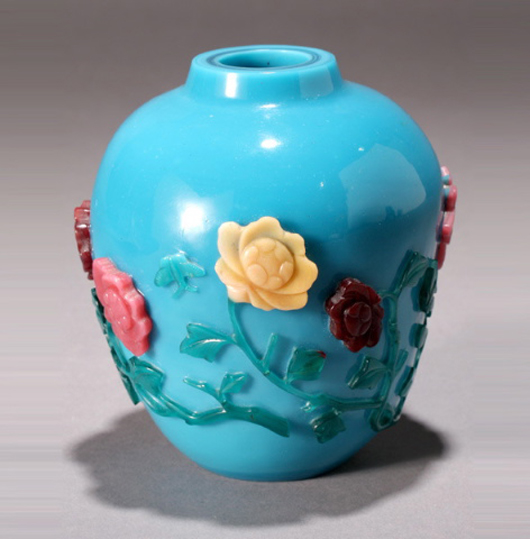 Four-color overlay-decorated blue blass jar, early 19th century. Estimate:  $13,000-$18,000. Michaan’s Auctions image.