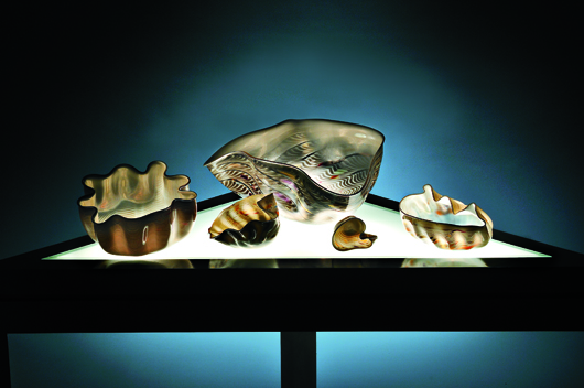 Dale Chihuly macchia bowl set and custom light table, 1982, five hand-blown glass bowls, 3 to 16 inches in diameter. Skinner Inc. image.