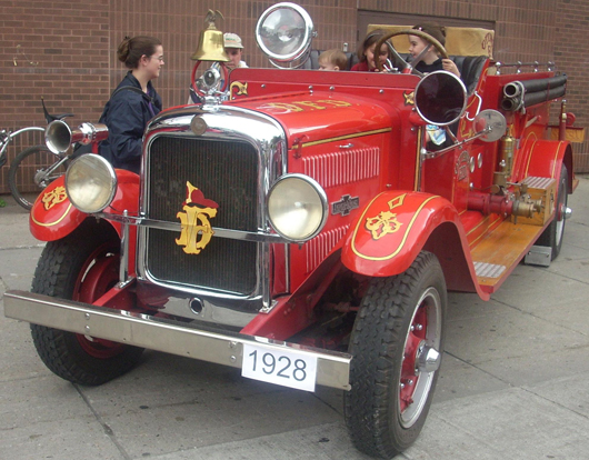 A 1928 American LaFrance fire truck. Image courtesy Wikimedia Commons.