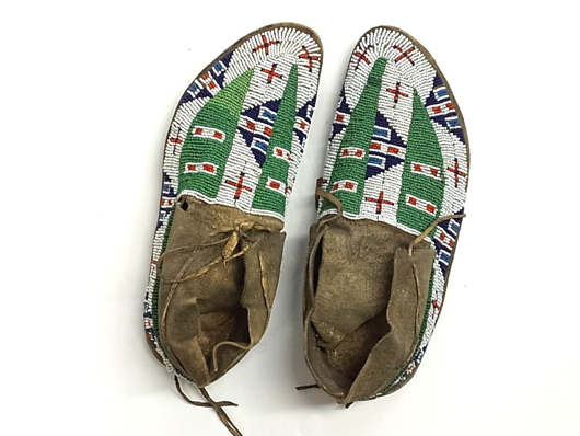  Black Hills Sioux Plains beaded moccasins from the Estate of Painted Horn Eagle. Hess image.