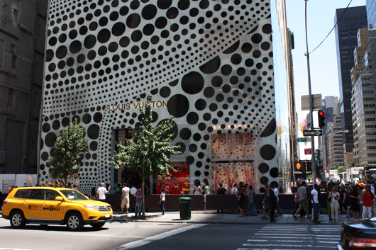 Louis Vuitton Collaborates With Artist Yayoi Kusama - Manhattan Flagship  Store Facade and Window Displays On Fifth Avenue Go Polka Dots