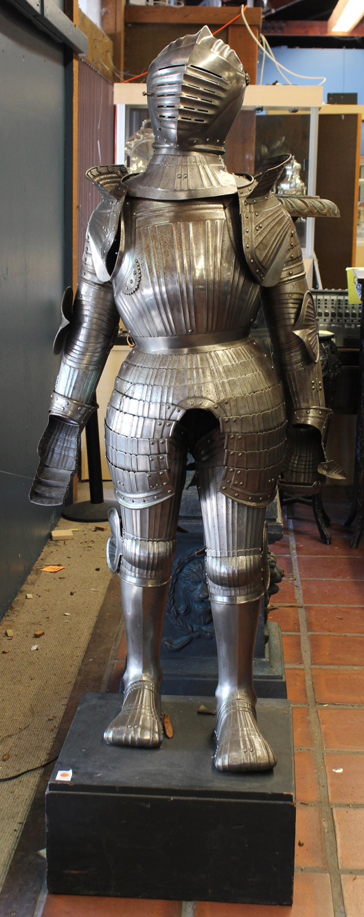 This reproduction suit of armor from the collection from the Honolulu Art museum flew past its $2,000 estimate, selling for $8,888. Clars Auction Gallery image.