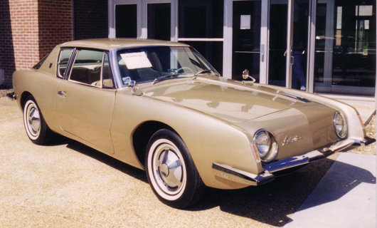  1963 Studebaker Avanti coupe. Image courtesy Wikimedia Commons.