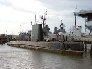 USS Clamagore SS-343 at Charleston, S.C., in 2003. Image courtesy of Wikimedia Commons.