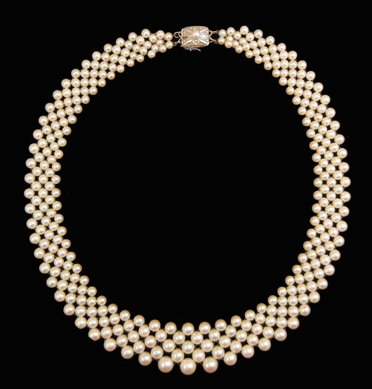 Mikimoto pearl necklace, Stephenson’s Auctioneers image.