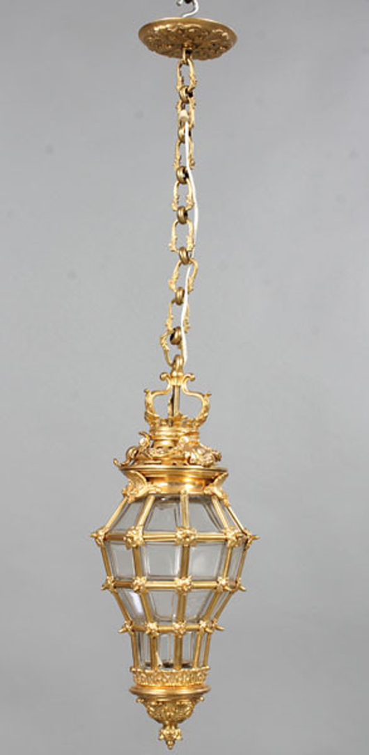 Belle Epoque-style bronze lantern with shell and acanthus leaf decorated crown and base. Image courtesy Kamelot Auctions. 