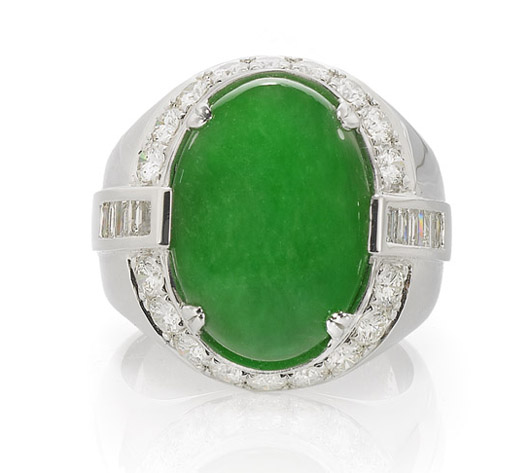 Gentlemen’s 18K white gold ring with 15-carat jadeite and surrounding diamonds weighing 1.85 carats, total. Est. $25,000-$30,000. I.M. Chait image.