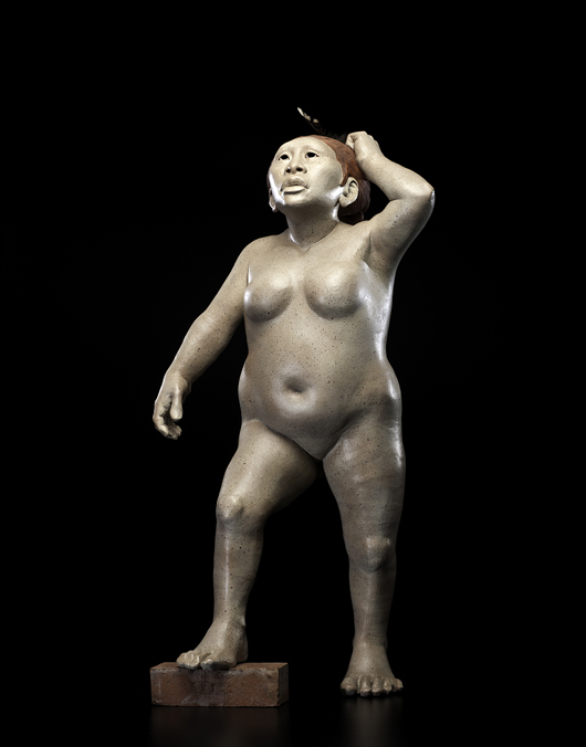 Roxanne Swentzell (Santa Clara, 1962- ) female sculpture. Estimate: $7,000-$9,000. Cowan’s Auctions Inc. image.