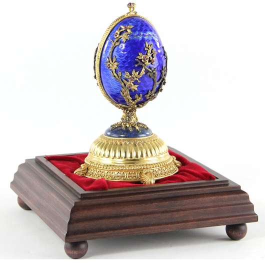 Faberge firebird egg. Leland Little Auction & Estate Sales Ltd. image.