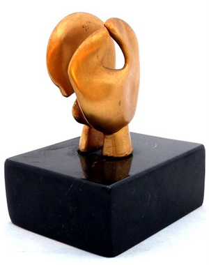 Henry Moore sculpture. Image courtesy of Love At First Bid.