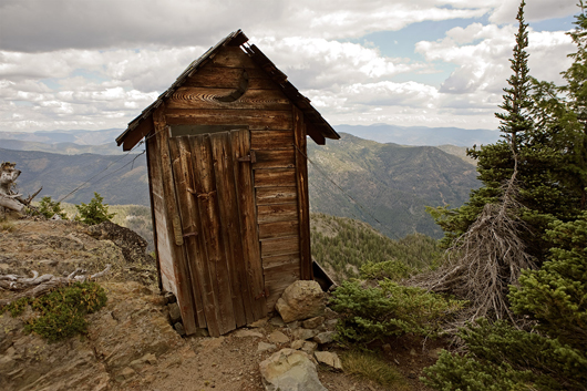 The outhouse for the fire lookout on Goat Peak in the Cascades, Washington state. Image by Curt Smith of Bellevue, Wash. This file is licensed under the Creative Commons Attribution 2.0 Generic license. 
