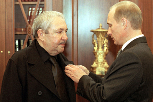 Artist Ernst Iosifovich Neizvestny receives the Order of Honor from Vladimir Putin. Image from Kremlin.ru. This file is licensed under the Creative Commons Attribution 3.0 Unported License. 