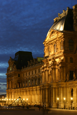 The Louvre palace, Richelieu wing. Gloumouth1, http://gloumouth1.free.fr . This file is licensed under the Creative Commons Attribution-Share Alike 2.5 Generic license.