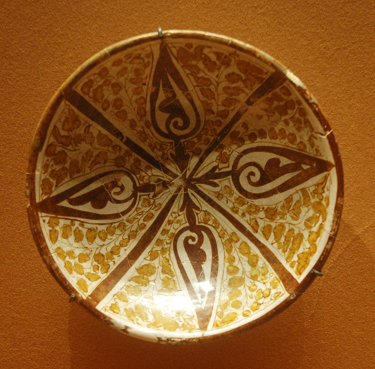 Terracotta cup with palmette decoration, 9th century, Iraq. The Louvre department of Islamic Art. Image courtesy Wikimedia Commons.