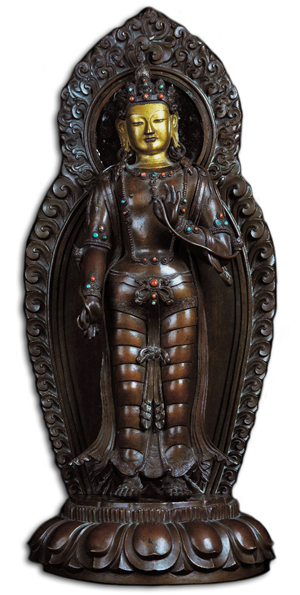 Figura di Bodhisattva eretta in rame parzialmente dorata turchese corallo e specchio, cm 47,5 Cina, Dinastia Qing, marcato con i quattro caratteri Qianlong e del periodo, altezza cm 47. Courtesy Cambi Casa d'Aste, Genova.