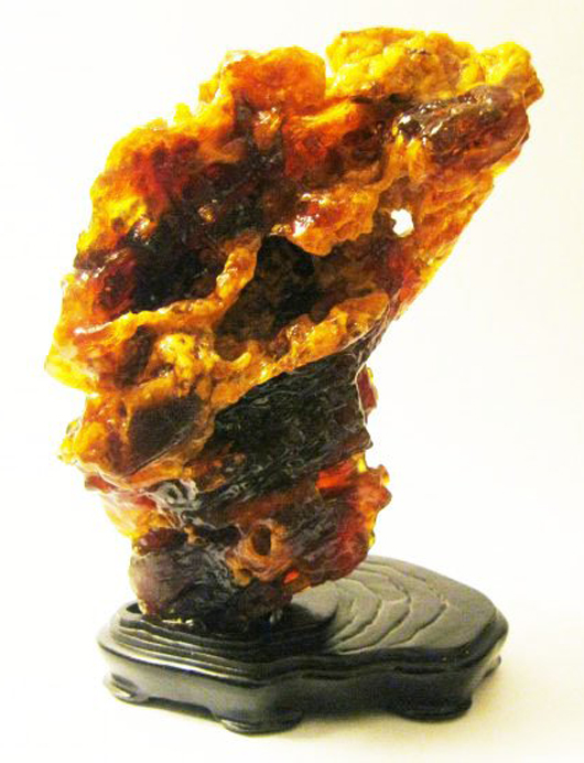 Rare and large amber scholar’s rock, 3331.5 carats. Est. $5,000-$10,000. Imperial Auctioneers image.