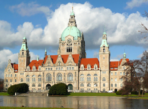 The new town hall of Hanover, Germany, where the search is on for the stolen golden cookie. Image by AxelHH. This file is made available under the Creative Commons CC0 1.0 Universal Public Domain Dedication.