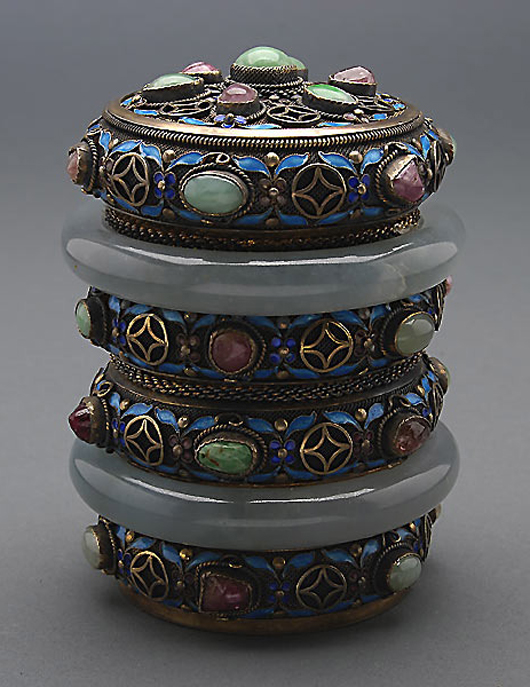 Gemstone-embellished silver filigree tea caddy. Estimate: $1,200-$1,800. Michaan’s Auctions image.