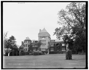 An early 1900s photograph titled 'The Mansion at Yaddo, home of Spencer Trask, Saratoga Springs, N.Y.' Detroit Publishing Co. Photograph Collection, courtesy Wikimedia Commons.