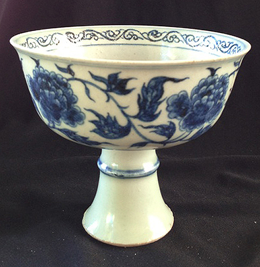 Chinese blue and white stem cup, possibly Ming Dynasty. Estimate: $800-$1,200AUD. Ravenswick image.
