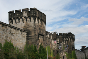 The main gate of Eastern State Prison in Philadelphia. Image by Thesab.This file is licensed under the Creative Commons Attribution-Share Alike 3.0 Unported, 2.5 Generic, 2.0 Generic and 1.0 Generic license.