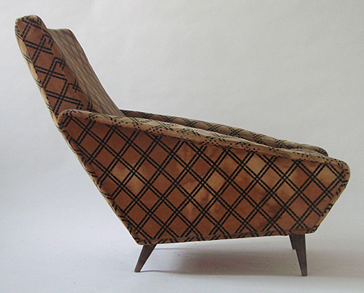 Distex armchair, wood with original fabric. Gio Ponti, Cassina, 1953, with metal label and patent number. Est. € 13,000-14,000. E-Art Auctions image.