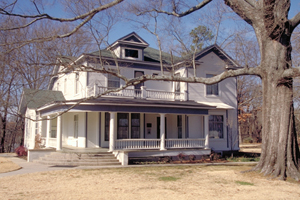 Ernest Hemingway wrote portions of his novel 'A Farewell to Arms' at this home in Piggott, Ark. Image by Dennis Adams, National Scenic Byways Online, courtesy of Wikimedia Commons.