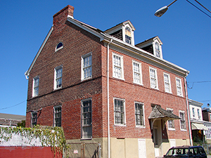 The John Ruan House, a historic mansion in Philadelphia, houses the Grand Army of the Republic Civil War Museum and Library. Image by Smallbones, courtesy of Wikimedia Commons.