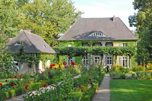 Artist Max Liebermann's villa and garden in Wannsee. Image by dalbera. This file is licensed under the Creative Commons Attribution 2.0 Generic license.