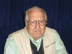 Nick Cardy at the 2008 New York Comic Con. Image by Luigi Novi. This file is licensed under the Creative Commons Attribution 3.0 Unported license.