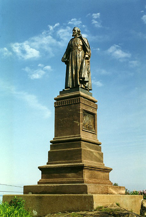 Statue of Father Jacques Marquette in Marquette, Mich. Image by Einar Einarsson Kvaran. This file is licensed under the Creative Commons Attribution-Share Alike 3.0 Unported license.