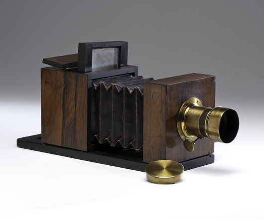 Lewis half plate daguerreotype camera with Jamin/Darlot lens. Estimate: $8,000/10,000. Cowan’s Auctions Inc. image.
