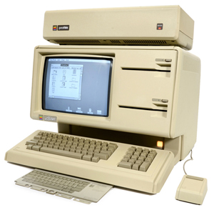 Another landmark machine was a 1983 Apple Lisa-1, the first commercial computer with GUI (graphical-controlled user interface), for 41,808 euros (US $54,350). Auction Team Breker image.