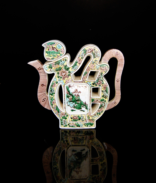 This Shou character-from sancai ceramic ewer comes from the Qing Dynasty. Estimate: $2,000. Gianguan Auctions image.